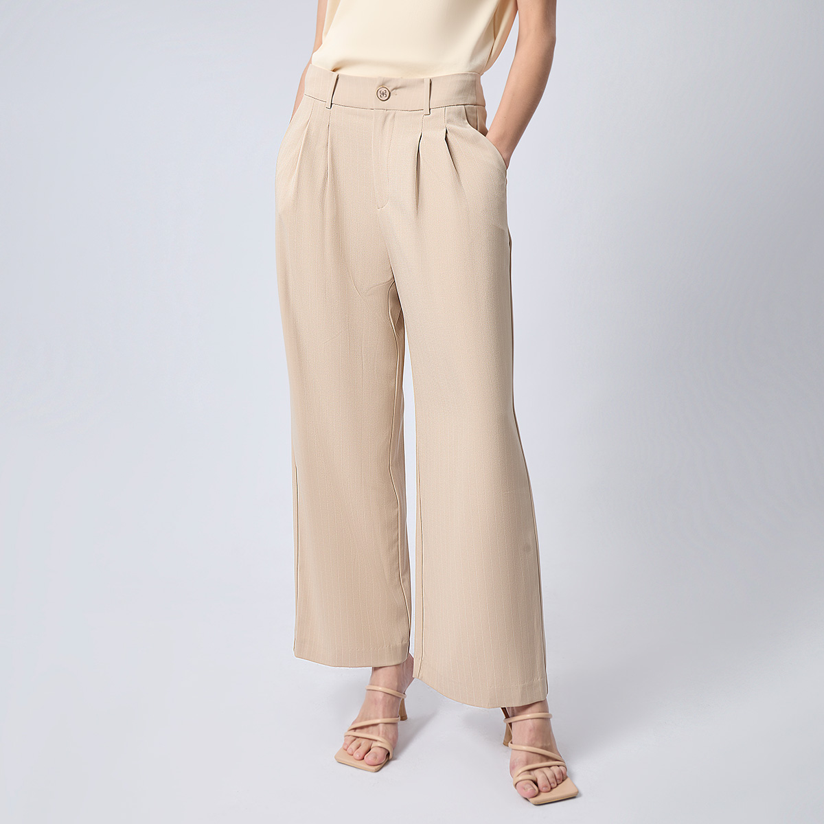 ESPADA กางเกงขายาว ทรงขากว้าง ผู้หญิง สีเบจ | Wide-Leg Trousers | 04967 ราคา 1,596 บาท*ส่งฟรี