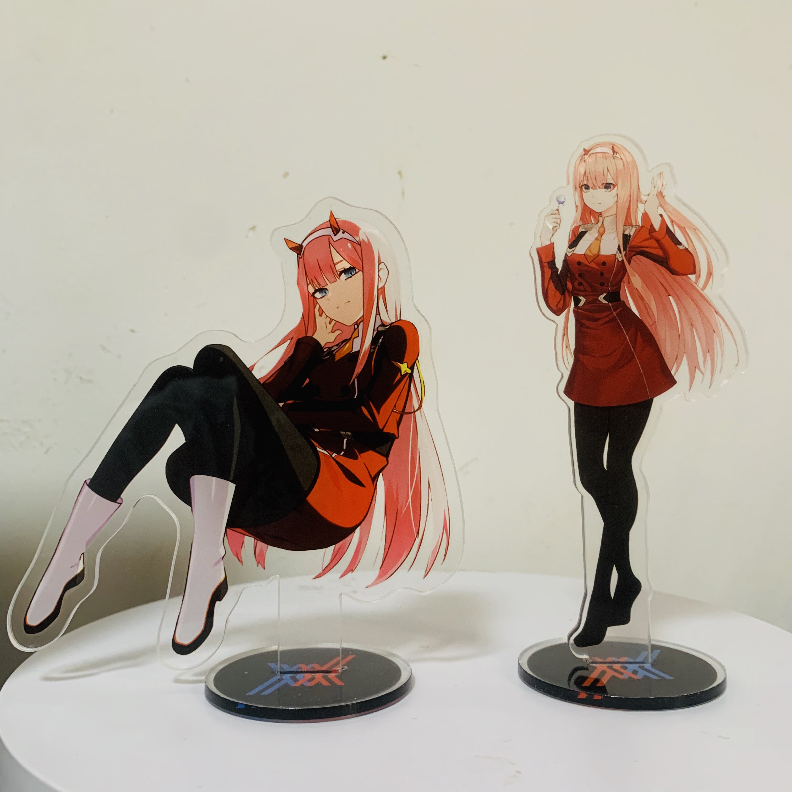 【Worth-Buy】 15cm Anime Darling Franxx Figures Zero Two Stands Ichigo Miku Character Model Plate Desk Decor Standing Sign Toys