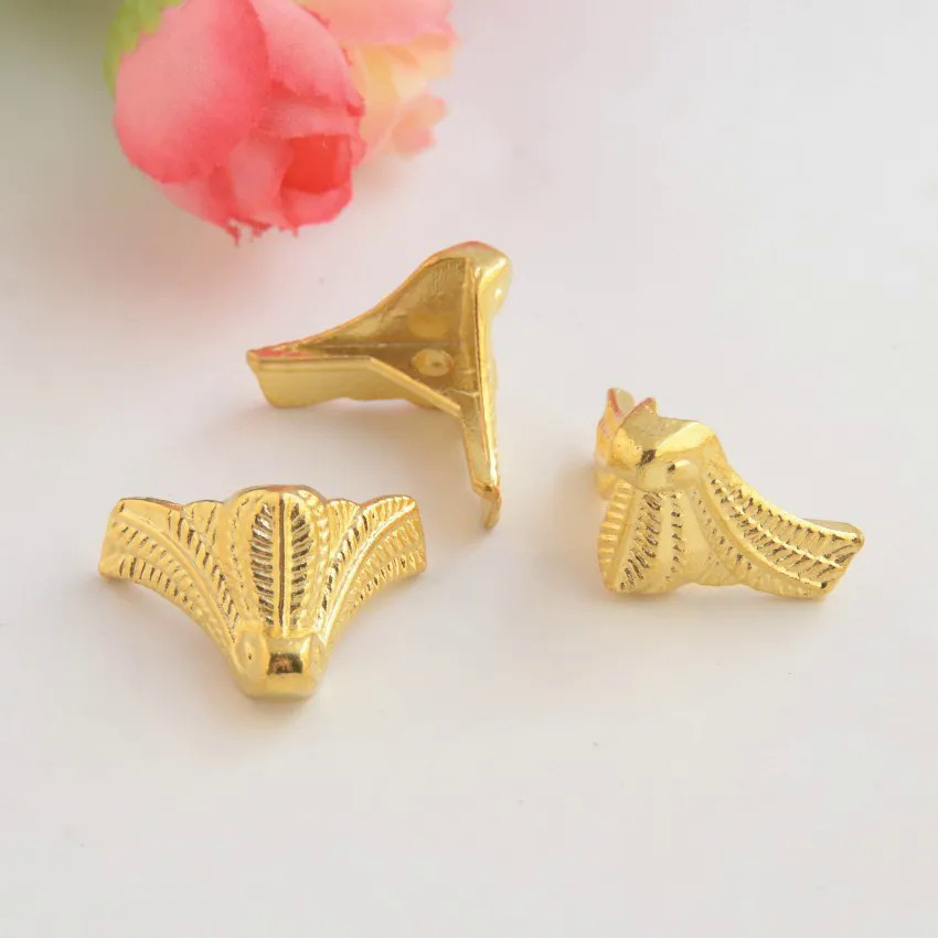 Miễn phí vận chuyển 10pcs vàng trang sức Hộp Quà Tặng gỗ trường hợp trang trí chân chân góc bảo vệ 19x24mm j3084