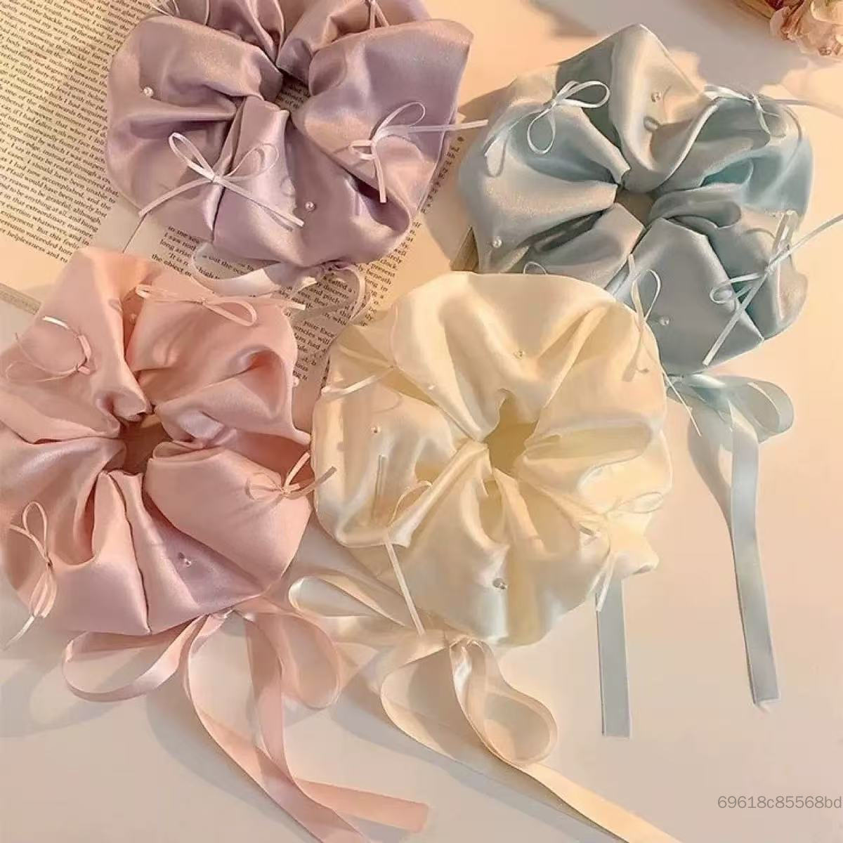 โบว์ผูกผมมุกเกาหลี - ที่คาดผมผ้าซาตินริบบิ้นสีน้ำเงินสำหรับผู้หญิง ราคา 288 บาท*ส่งฟรี