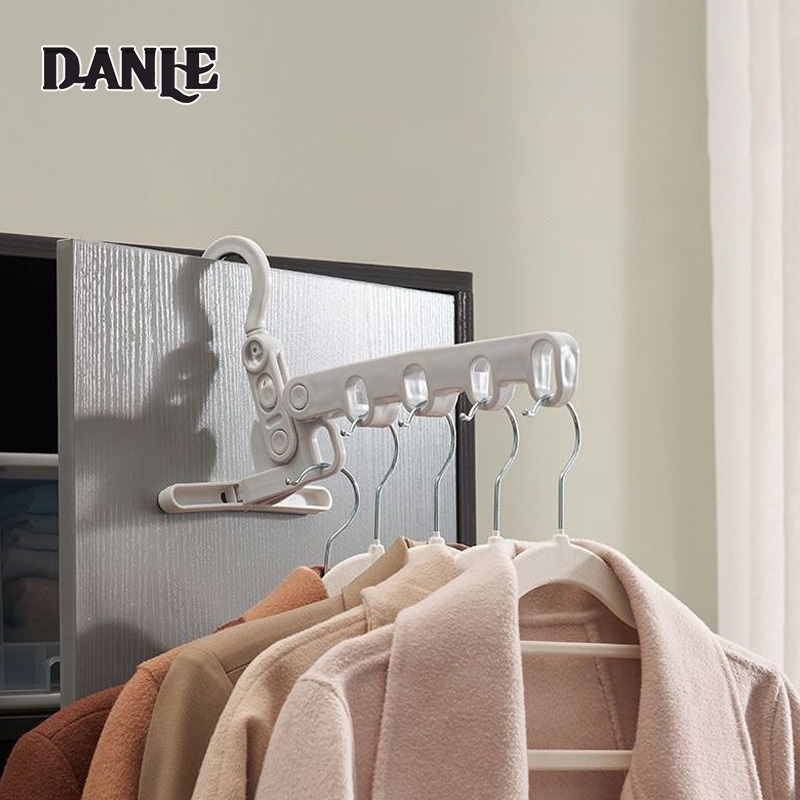 Multifunctional five-hole hook folding clothes hanger for travel, business trip, hotel, indoor clothes drying, portable clothes hanger for going out ราคา 57 บาท*ส่งฟรี