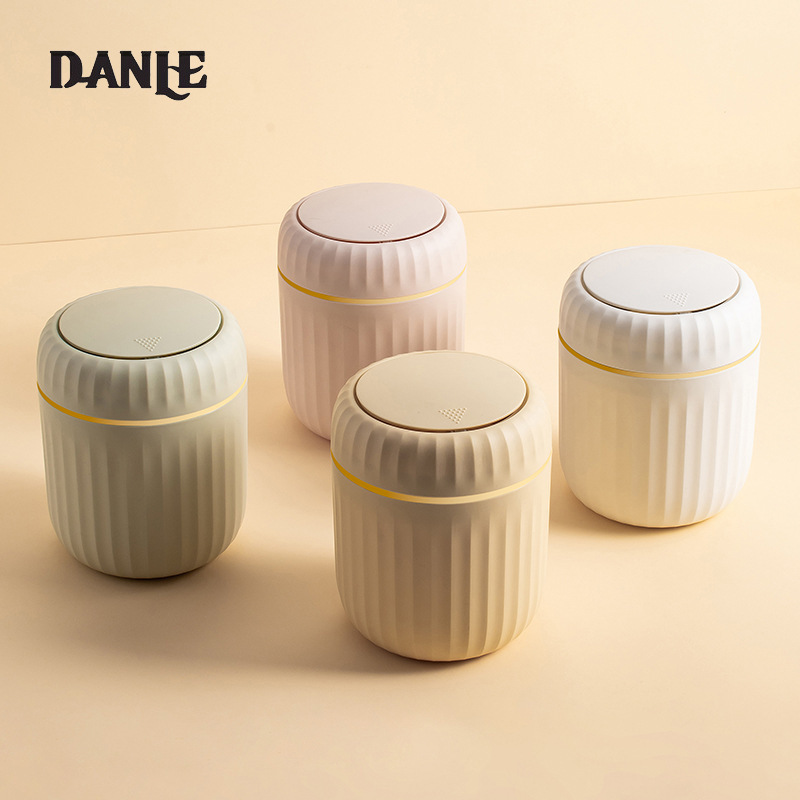 Light luxury push-type desktop trash can Creative small coffee table office living room study trash can with lid ราคา 96 บาท*ส่งฟรี