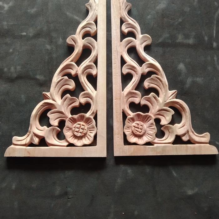 Ukiran sudut 1 pasang ornamen tempel kayu mahoni CSN2231