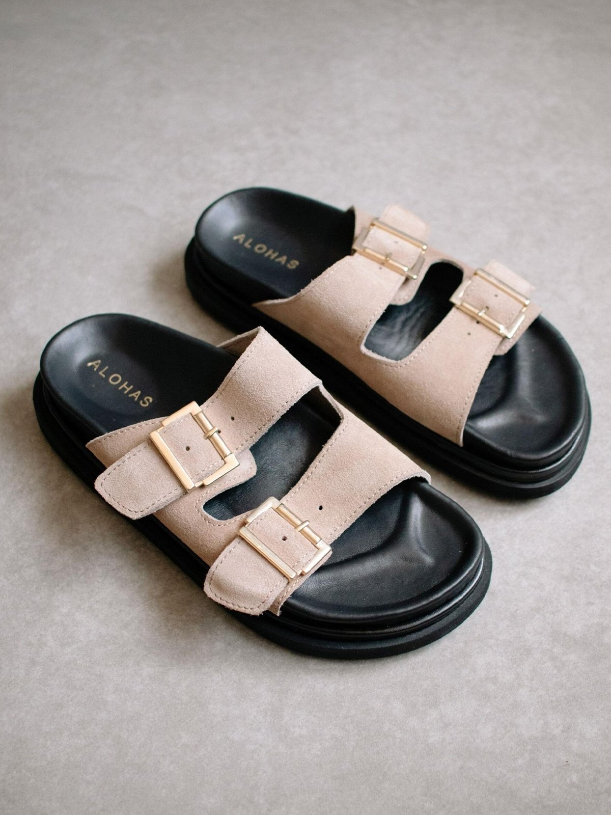 [Pomelo] Buckle Strap Suede Sandals ราคา 4,940 บาท*ส่งฟรี