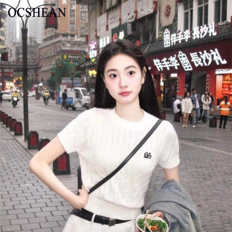 OCSHEAN เสื้อยืดแขนสั้นผ้าปักลายผ้าไหมน้ำแข็งสีขาวผ้าถักแบบบางสำหรับผู้หญิงเสื้อเปิดไหล่แบบสั้นเข้ารูปสำหรับคนตัวเล็กในฤดูร้อน ราคา 138 บาท*ส่งฟรี