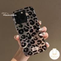 MissConnie For Samsung A06 A25 A05s A04 A23 A53 A04s A14 A05 A12 A15 A32 A30 A21s A22 A33 A03s A51 A24 A13 A04E A30s A16 A11 A54 A34 A31 Love Heart Bracelet Retro Leopard Print Cool Tag Case