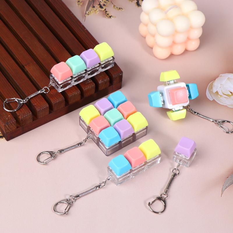 【Youer】 1pcs chàng trai cô gái chống căng thẳng ngón tay Bàn phím trò chơi Keychain ﻿không có ánh sáng giải nén 9 Bàn phím Đồ chơi chìa khóa cho người lớn Antistress đồ chơi