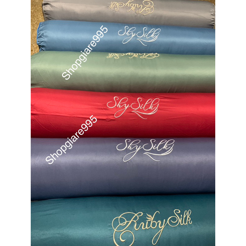 Vỏ gối ôm chất liệu Lụa Sateen