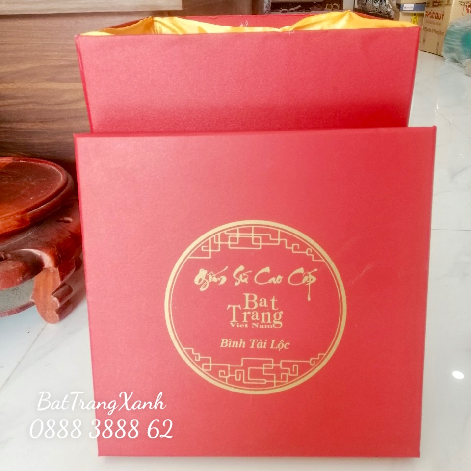 Hộp quà đựng bình hút lộc - hộp quà bình gốm sứ bát tràng - hộp si đỏ lót lụa vàng
