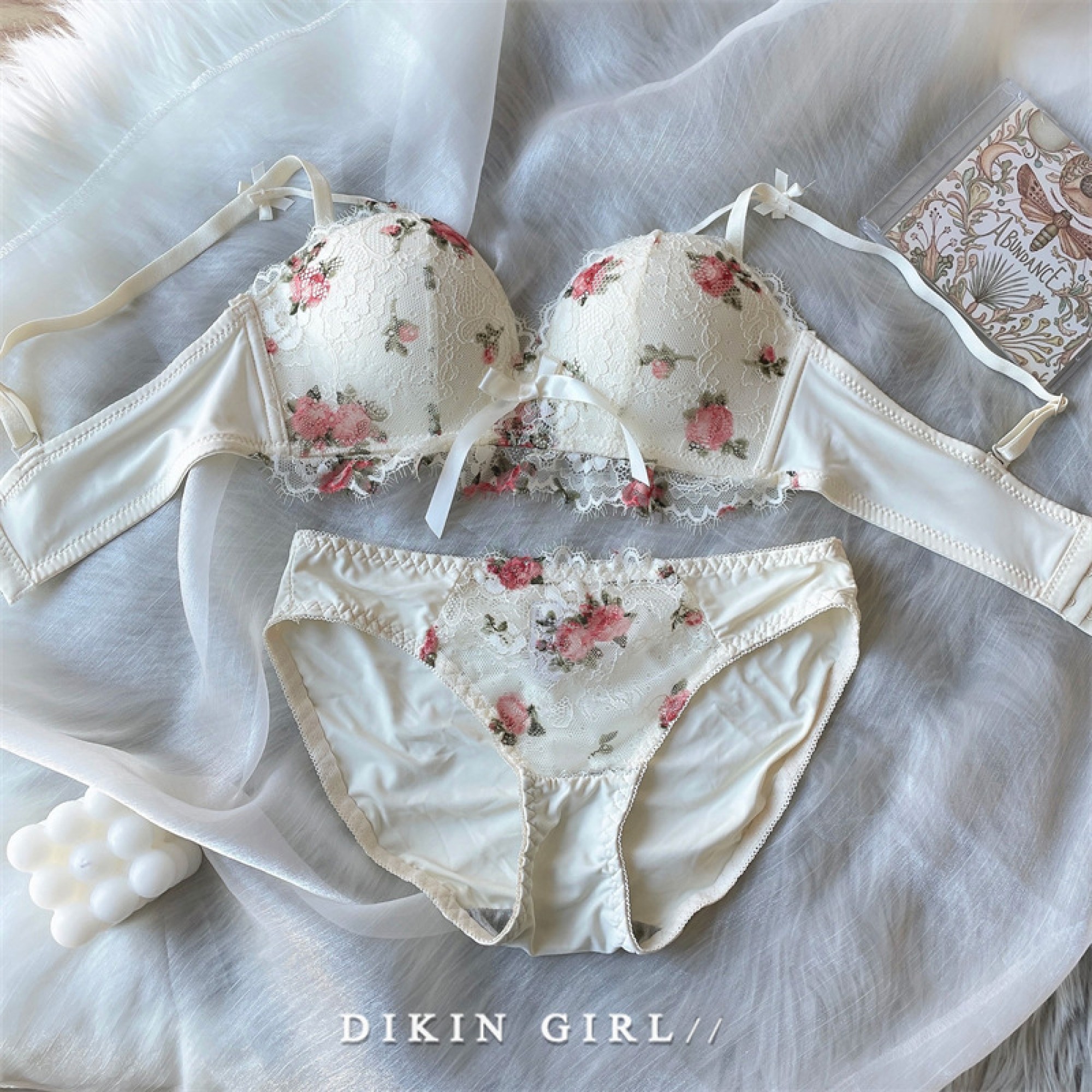 TH Sơn Dầu Retro Hoa Hồng Không Gọng Áo Ngực Nữ Bộ Đồ Trắng GT 38 85ab Shop lzb038vn 🔥goya158🔥