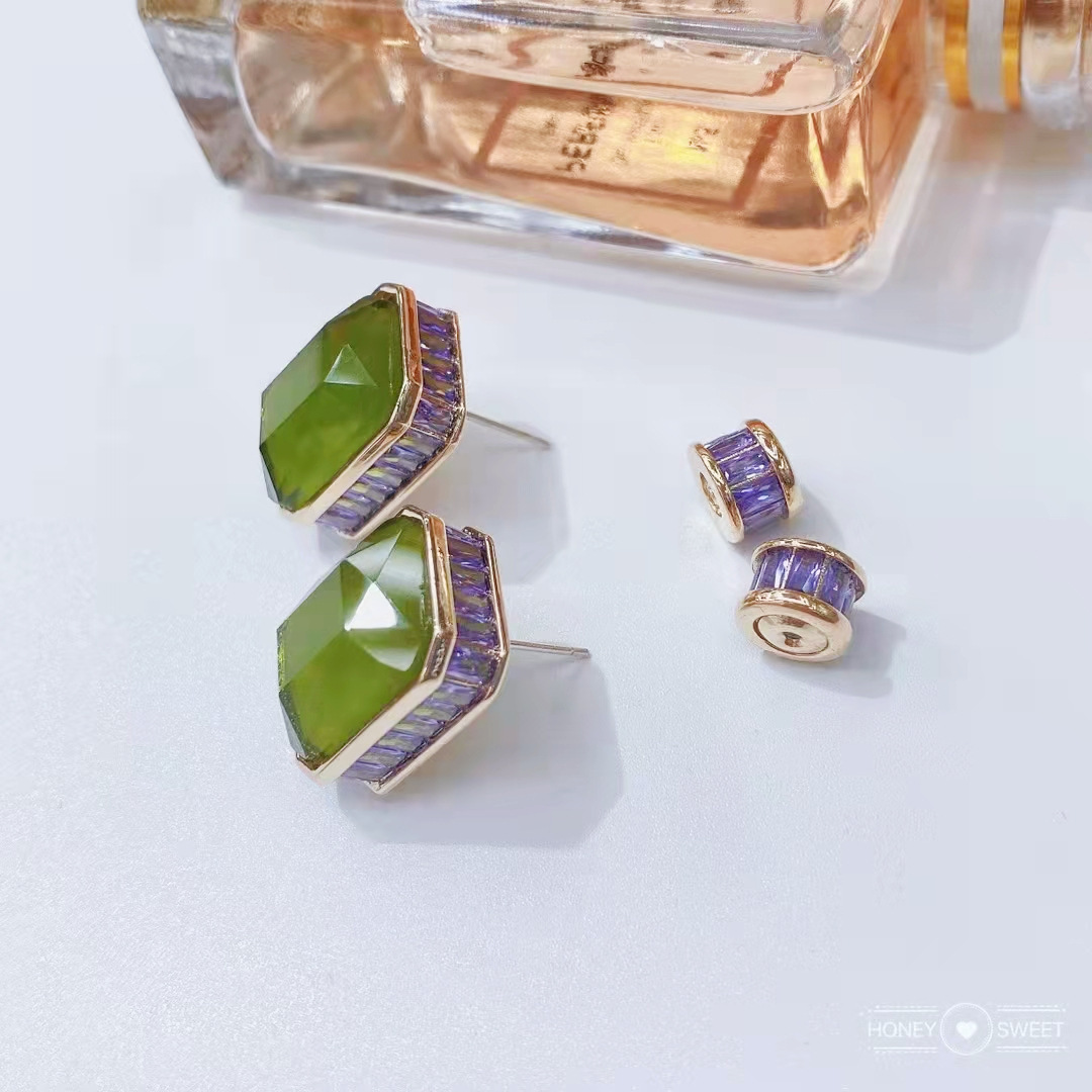 Lovewatch đá quý mới Bông tai đá cubic zircon ánh sáng Bông tai sang trọng
