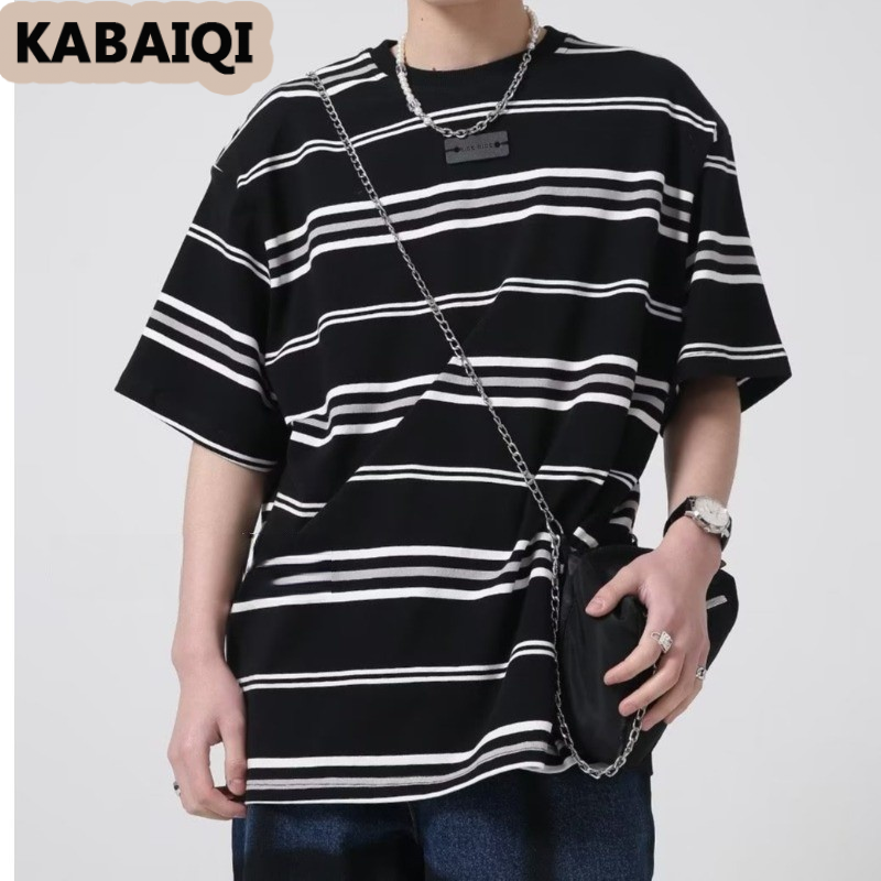 เสื้อยืดลายสก๊อตคอกลมแขนสั้นแฟชั่นผู้ชายฤดูร้อนที่เรียบง่าย ราคา 162 บาท*ส่งฟรี