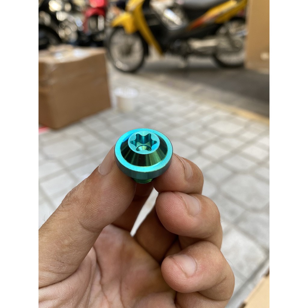 Ốc chân gương titan gr5 xịn gắn chân gương các dòng xe máy