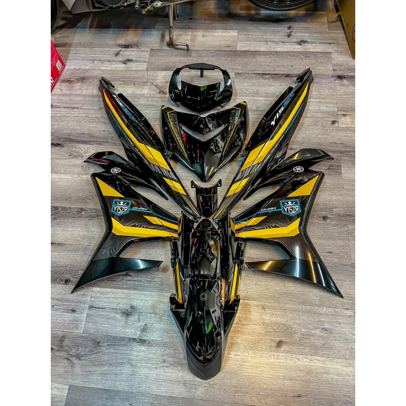 Dàn áo Exciter 150 đen bóng mẫu tem Y15zr vàng