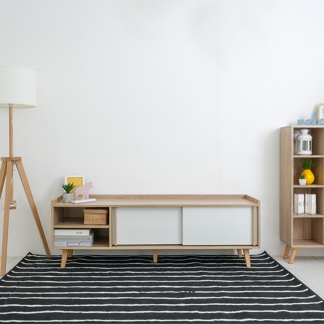 Looms ไซด์บอร์ด รุ่น Clinta สีไม้อ่อน (150x40x50 ซม.) ราคา 2,450 บาท*ส่งฟรี