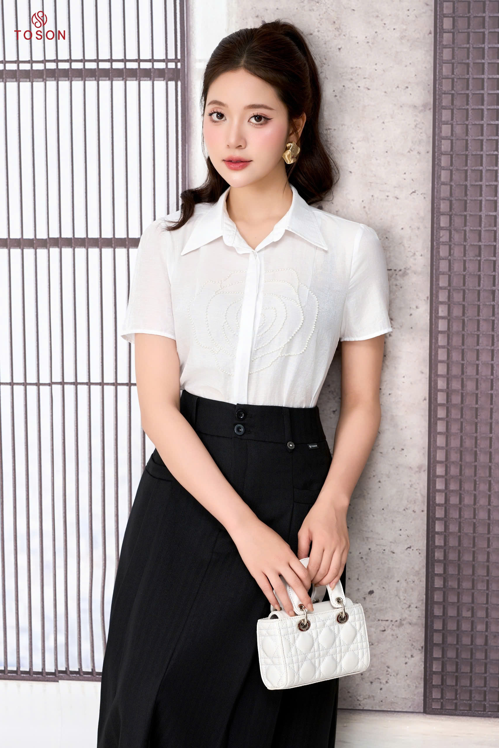Áo trắng tơ óng đính cườm trái tim 12137W96 Toson