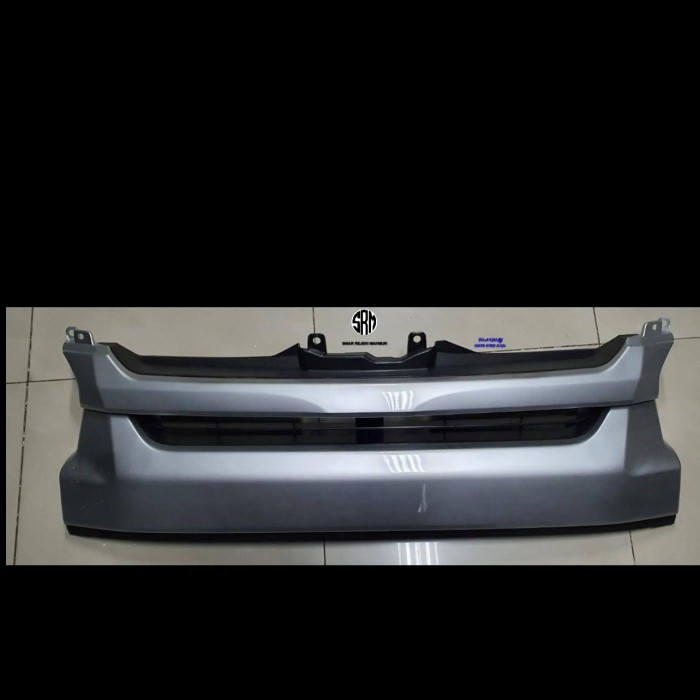 PROMO- FRONT GRILL GRILE DEPAN HIACE COMMUTER SILVER 2014 2015 2016 2017 2018 - Pistons Up Harga 1,525,000 rupiah*Gratis Ongkir