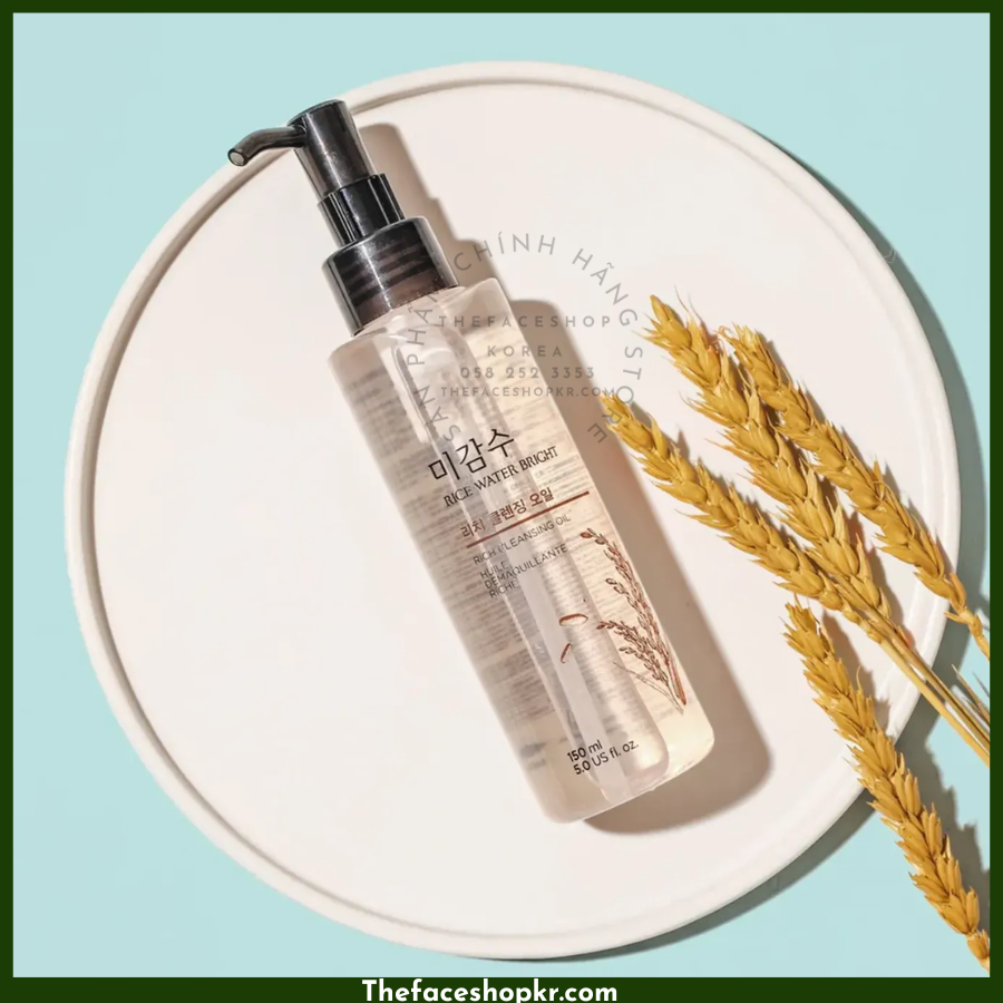 Dầu Tẩy Trang Làm Sáng Da THE FACE SHOP Rice Water Bright Rich Cleansing Oil 150Ml - - Sản phẩm với công thức chiết xuất từ nước gạo, tinh dầu cám gạo giàu vitamin, khoáng chất và tinh chất dầu dưỡng ẩm giúp làm sạch lớp trang điểm, đồng thời lưu lại cảm