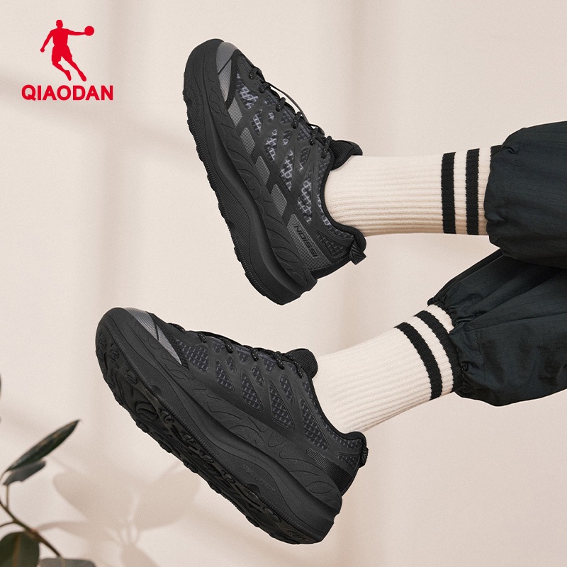 Qiaodan Women Casual Shoes Breathable Soft Sole Height Increasing Fashion Style XM36240339 ราคา 2,038 บาท*ส่งฟรี