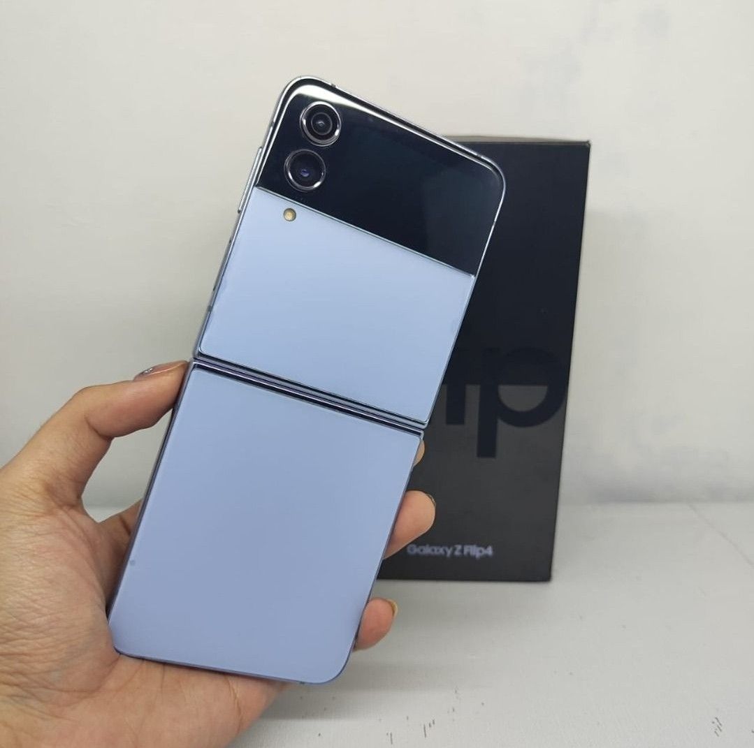 Samsung Z Flip 4 8/128GB | 8/256GB | 8/512GB Second Original Harga 4,849,025 rupiah*Gratis Ongkir
