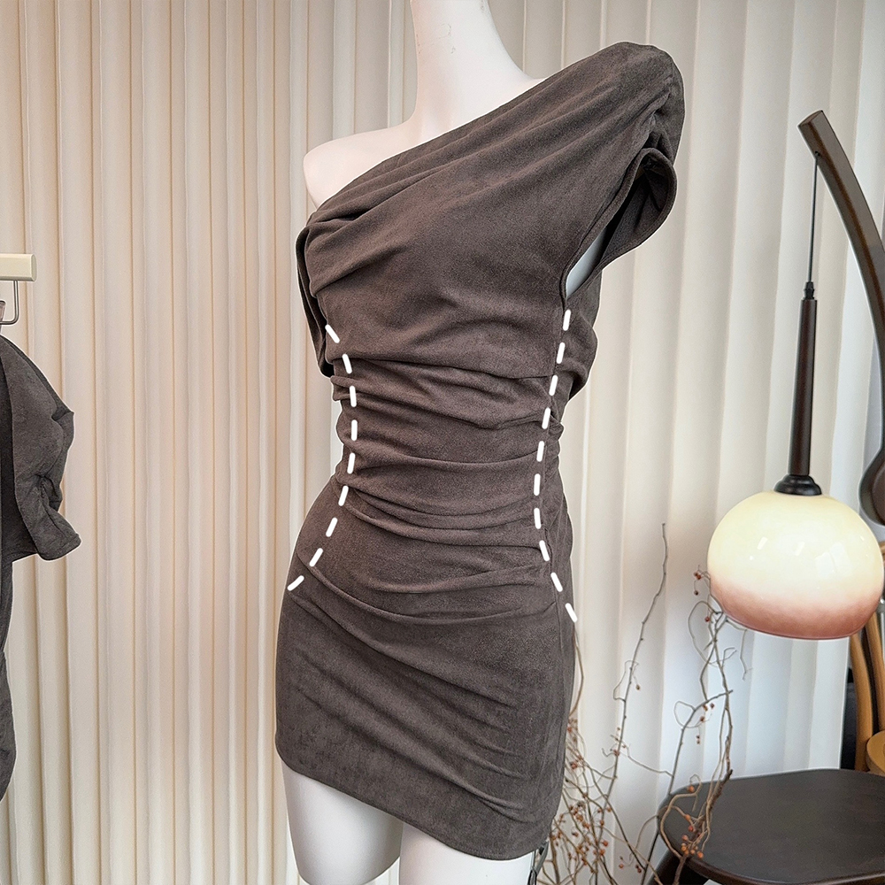 BRANCHÉ ชุดเดรสสำหรับผู้หญิงฤดูร้อนเกาหลี High Street พับแขนกุดไหล่ข้างหนึ่งมินิตัดชุดออกเดท B250313 ราคา 355 บาท*ส่งฟรี