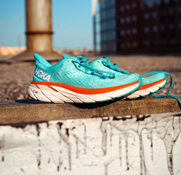 hoka one one it