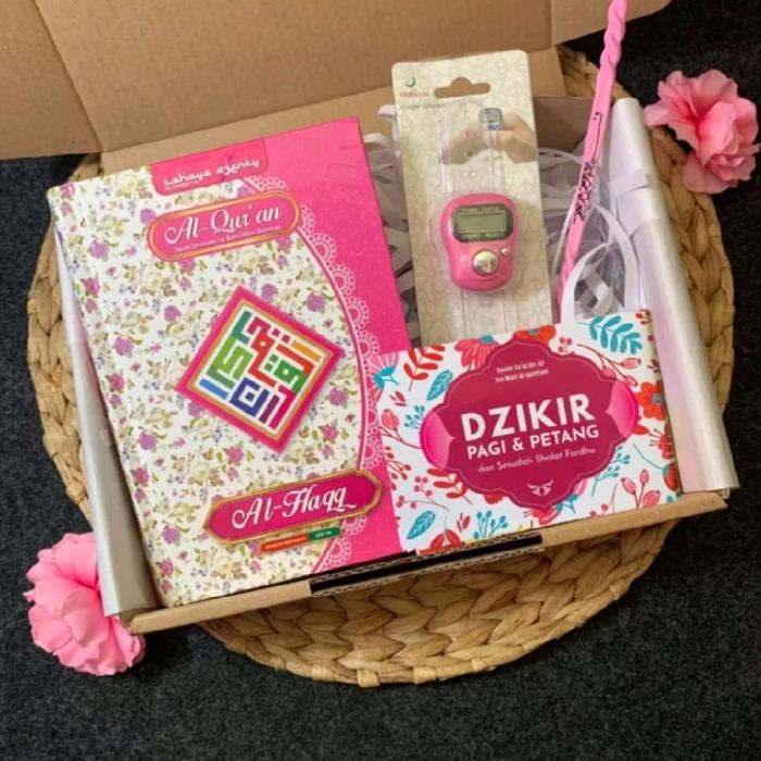 Terbatas Hampers hadiah box Kado Al Qur'An A6 Dan Tasbih Digital Muslim/Muslimah Murah Ukuran 14X10 |