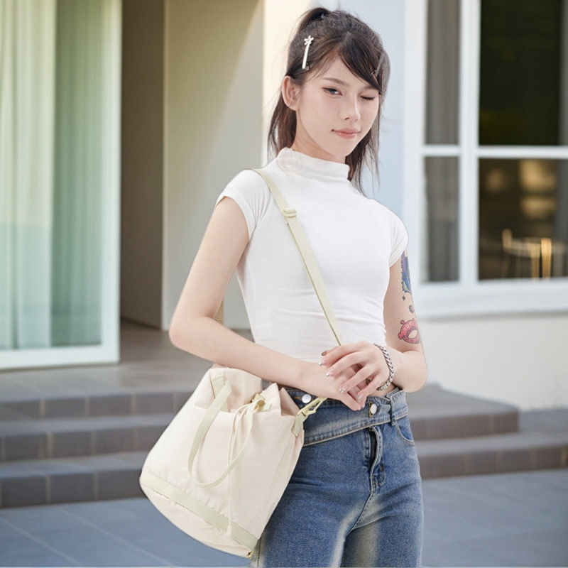 NEW 2025 UNIQLO U Family With Ins Casual Messenger Bag Niche Simple Joker Student Shoulder Multifunc