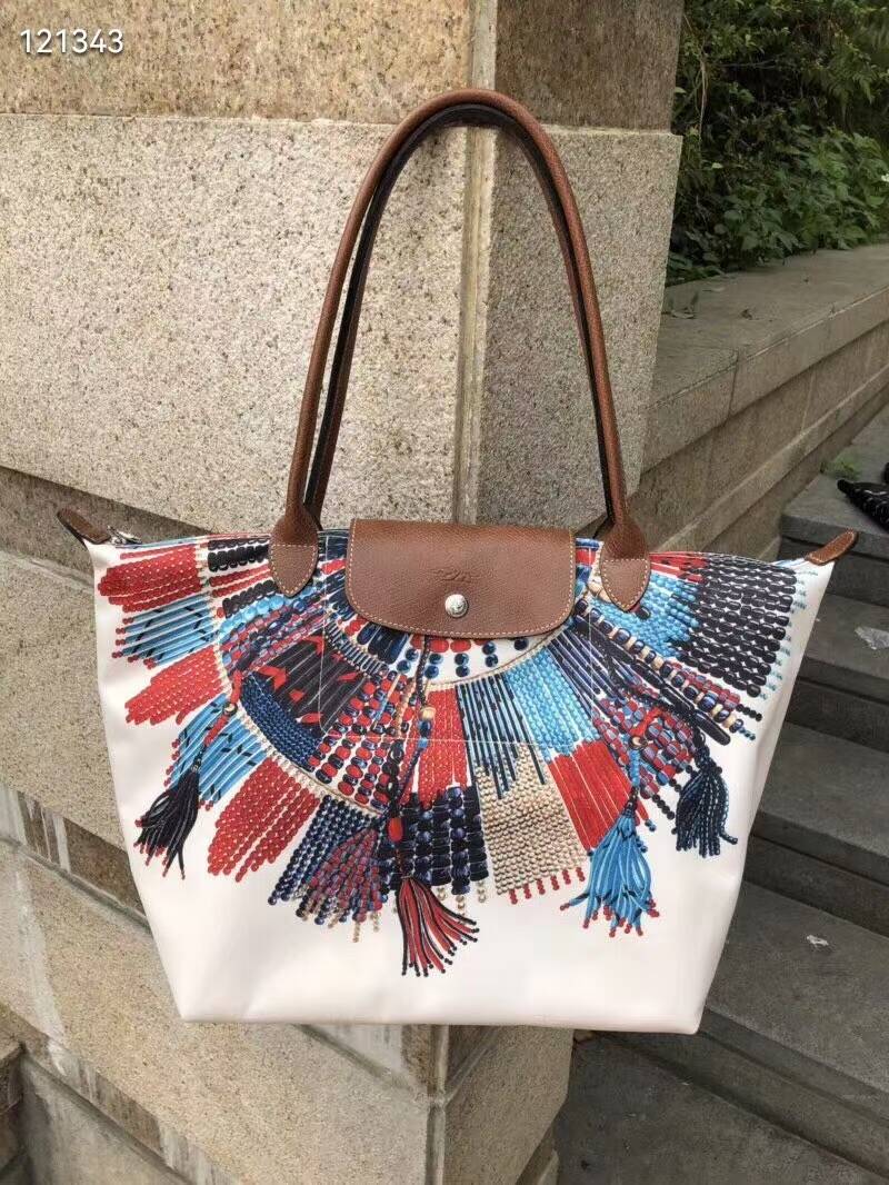 100% Authentic longchamp Le Pliage Collier Massai Limited Edition Waterproof nylon dumpling bag Shoulder Bags long handle Medium size L2605655B51 Beige color made in france ราคา 1,280 บาท*ส่งฟรี