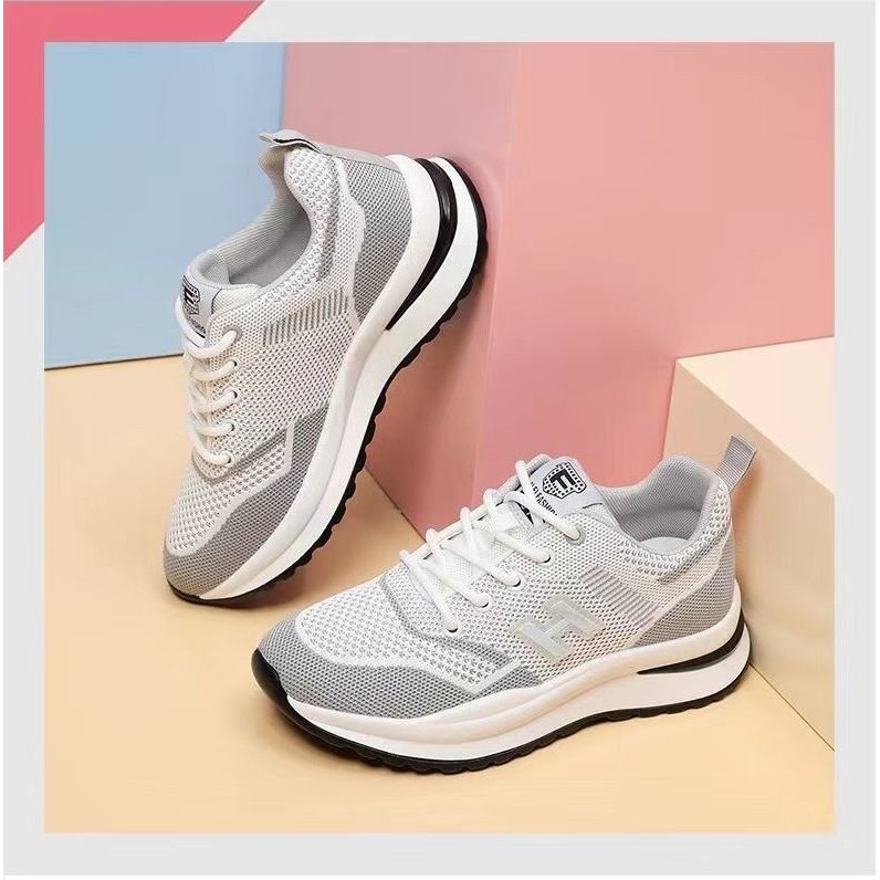 Sale Fashionable and Stylish Women's Sneakers