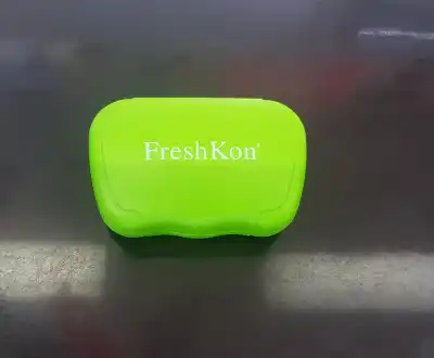 Freshkon Contact lens case with Mini Twezzer (Green)