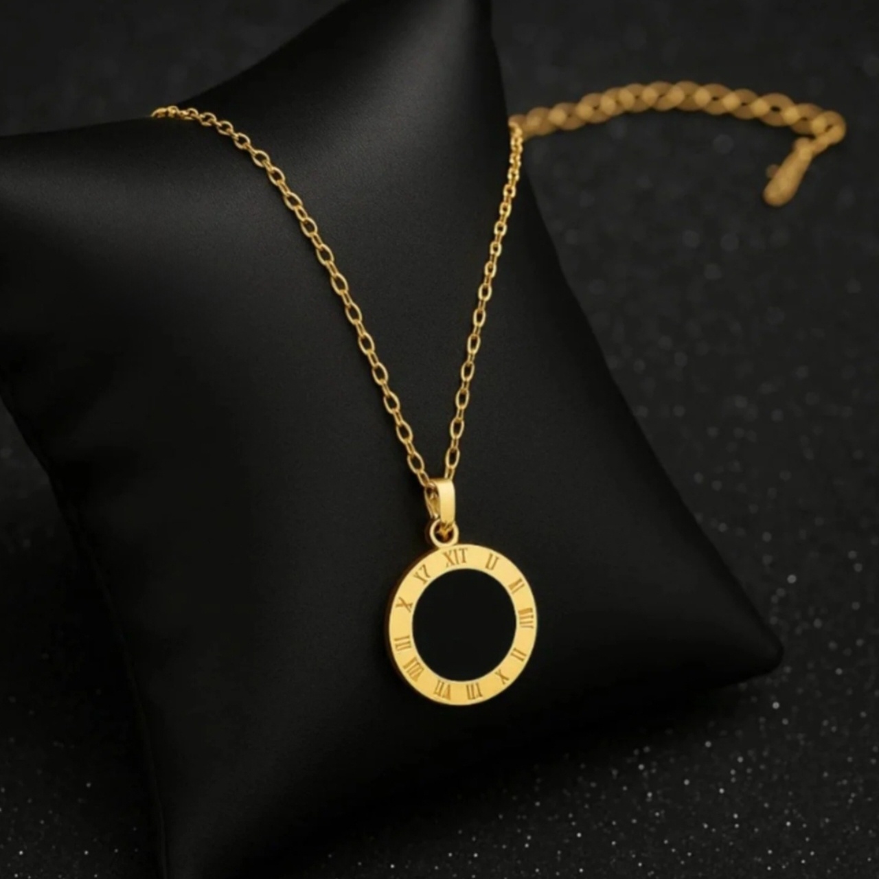 Elegant Roman Black Round Pendant Necklace for Man And Women – Golden Stainless Steel Jewelry