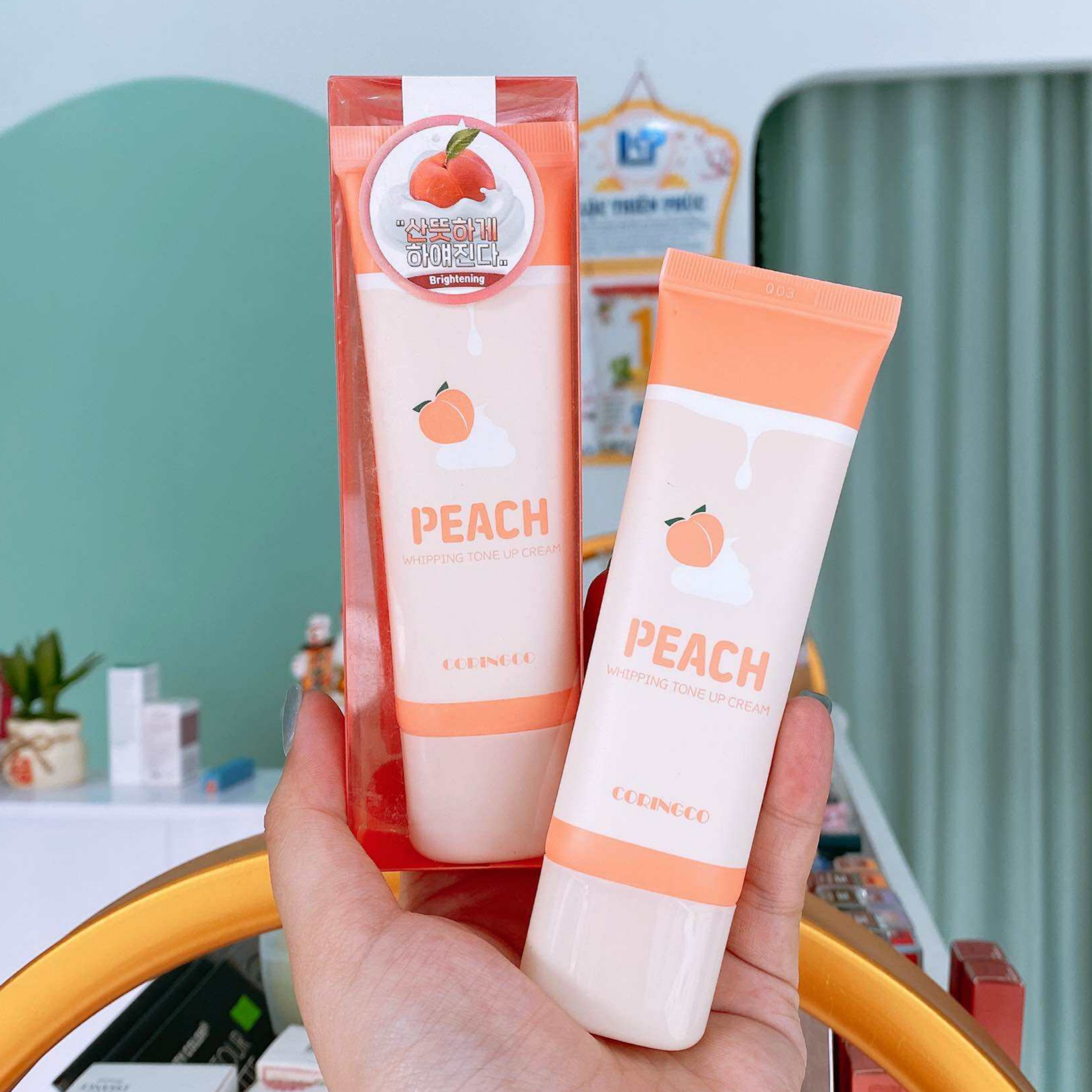 Kem Đào Hàn Quốc Nâng Tone Dưỡng Trắng Peach Whipping Tone Up Coringco - H.E.E COSMETIC