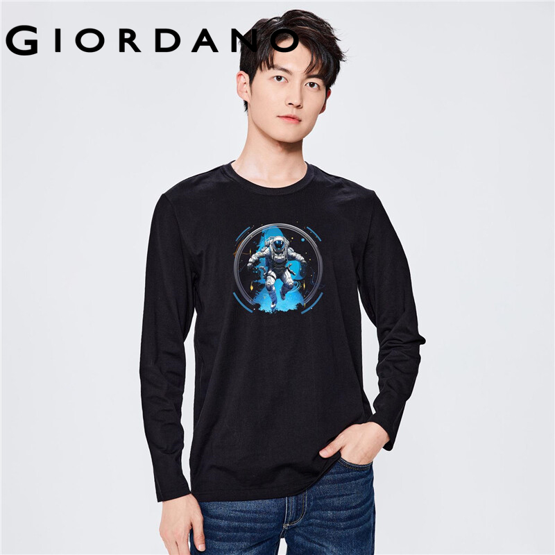 GIORDANO Men Cool Play Series T-Shirts Astronaut Print Tee 100% Cotton Crewneck Long Sleeve Fashion Casual Tshirts 91094023 ราคา 625 บาท*ส่งฟรี