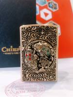 Bật lửa hộp quẹt Chief đồng nguyên chất có Nút Xoay chủ đề Cóc Thiềm Thừ ( Cóc ngậm ngọc) - Màu Vàng