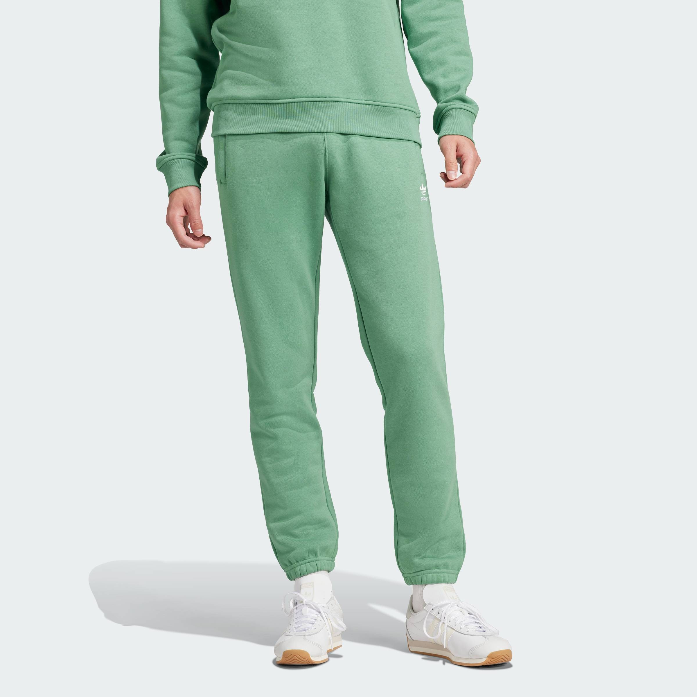 [16-17.7-VOUCHER 15%] adidas Phong cách sống Quần Trefoil Essentials Nam màu xanh lá IY7370
