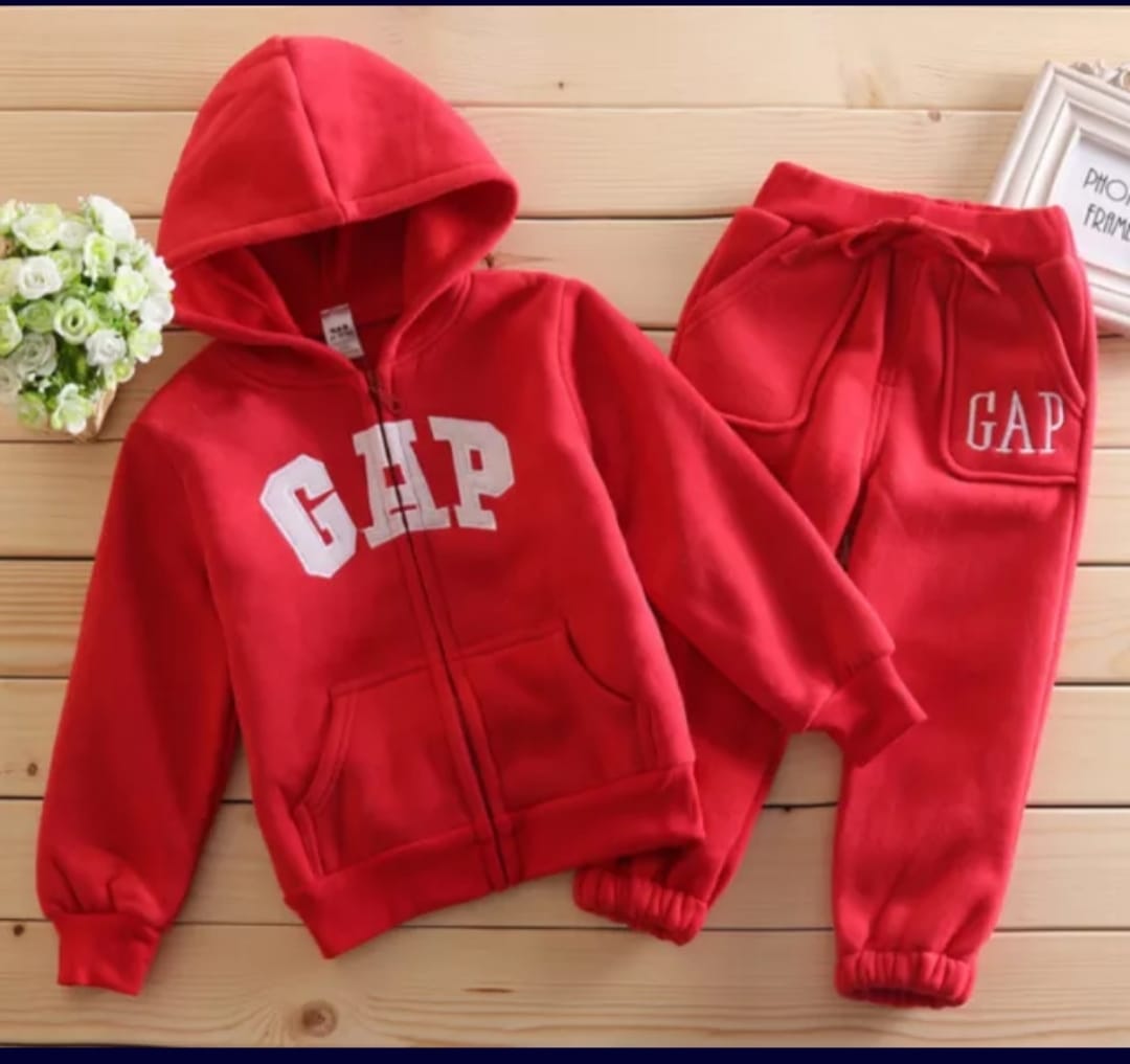 gap sweatshirt and sweatpants