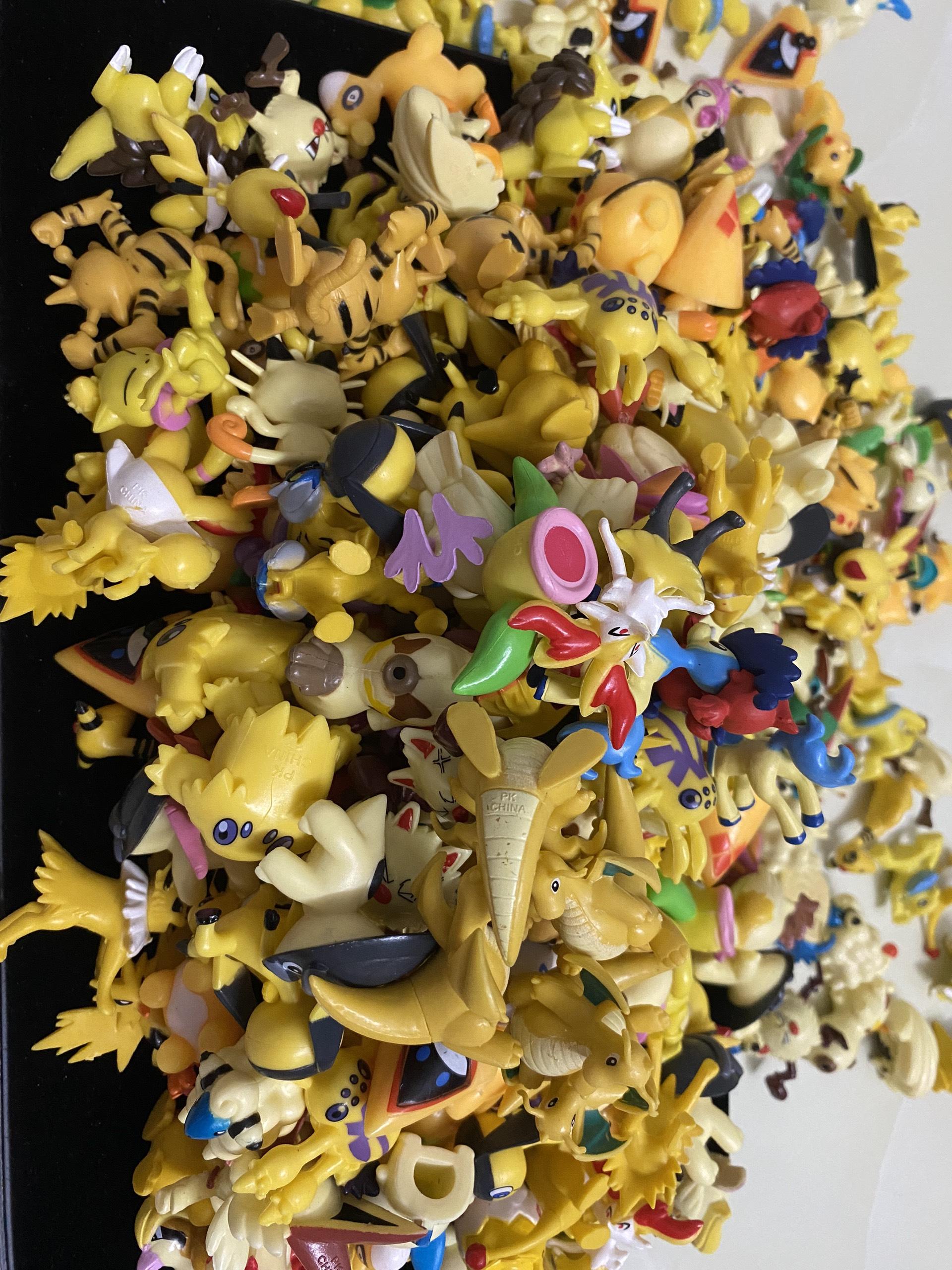 Mô hình pokemon màu vàng 5cm