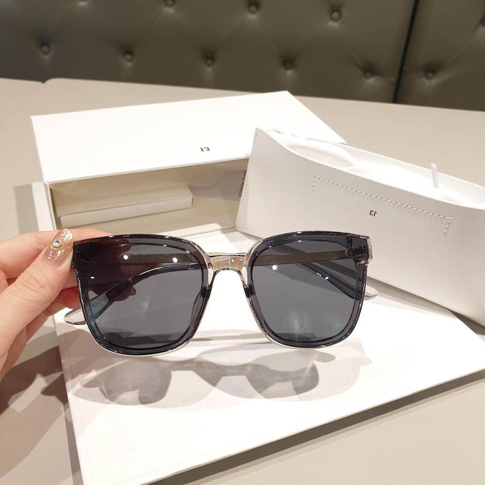 Kính Mát Nam Nữ Lilyeyewear Chống Uv400 Thiết Kế Mắt Vuông Dễ Đeo Màu Sắc Thời Trang 6035