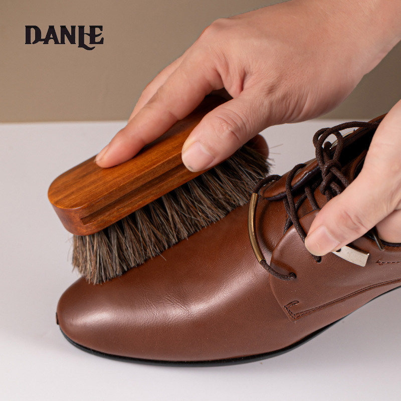 Leather brush maple horse hair brush small soft-bristle shoe brush that does not damage shoes leather care tools special brush for sofa leather shoes and bags ราคา 79 บาท*ส่งฟรี