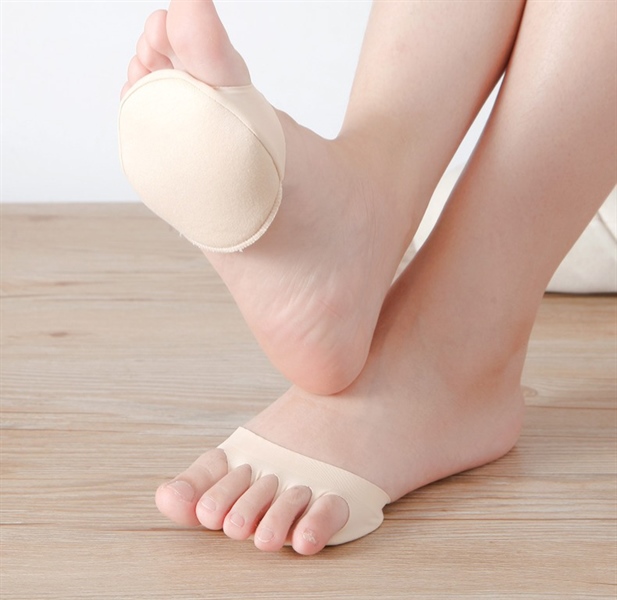 Vớ đệm hở ngón bảo vệ bàn chân khi mang giày cao gót