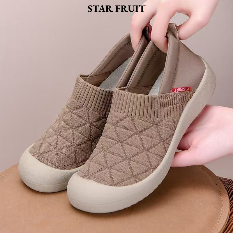 STAR FRUIT Women's Casual Slip-On Shoes with a Comfortable and Breathable Design. ราคา 119 บาท*ส่งฟรี