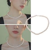 Elegant Vintage White Glass Pearl Necklace for Women