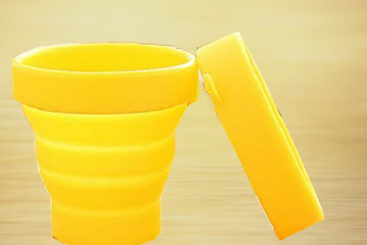 QIAN TI ZI แบบพกพาเดินทางพับถ้วยกลางแจ้งพับถ้วยซิลิโคนที่มีฝาปิด ราคา 25 บาท*ส่งฟรี