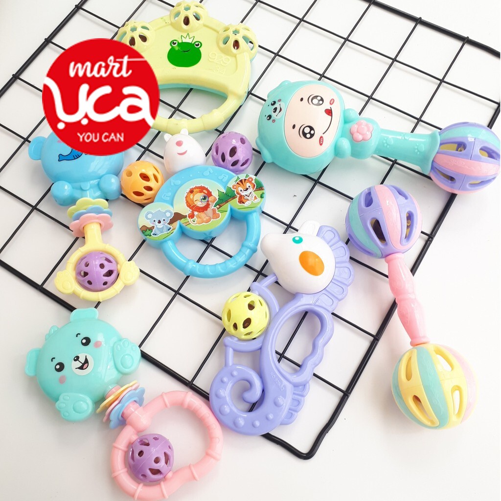 ADMIRABLE 7-piece Animal-shaped Dice Toy Set That Makes Funny Sounds