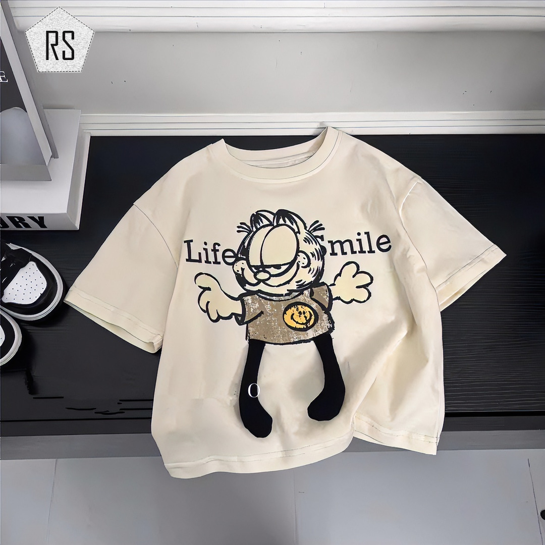 REALSELF เสื้อผ้าเด็กผญ เสื้อยืดเด็กผญ การออกแบบลวดลายน่ารัก เสื้อเชิ้ตแขนสั้นทรงหลวมสไตล์เกาหลีฤดูร้อนใหม่ของเด็กผู้หญิง ราคา 195 บาท*ส่งฟรี
