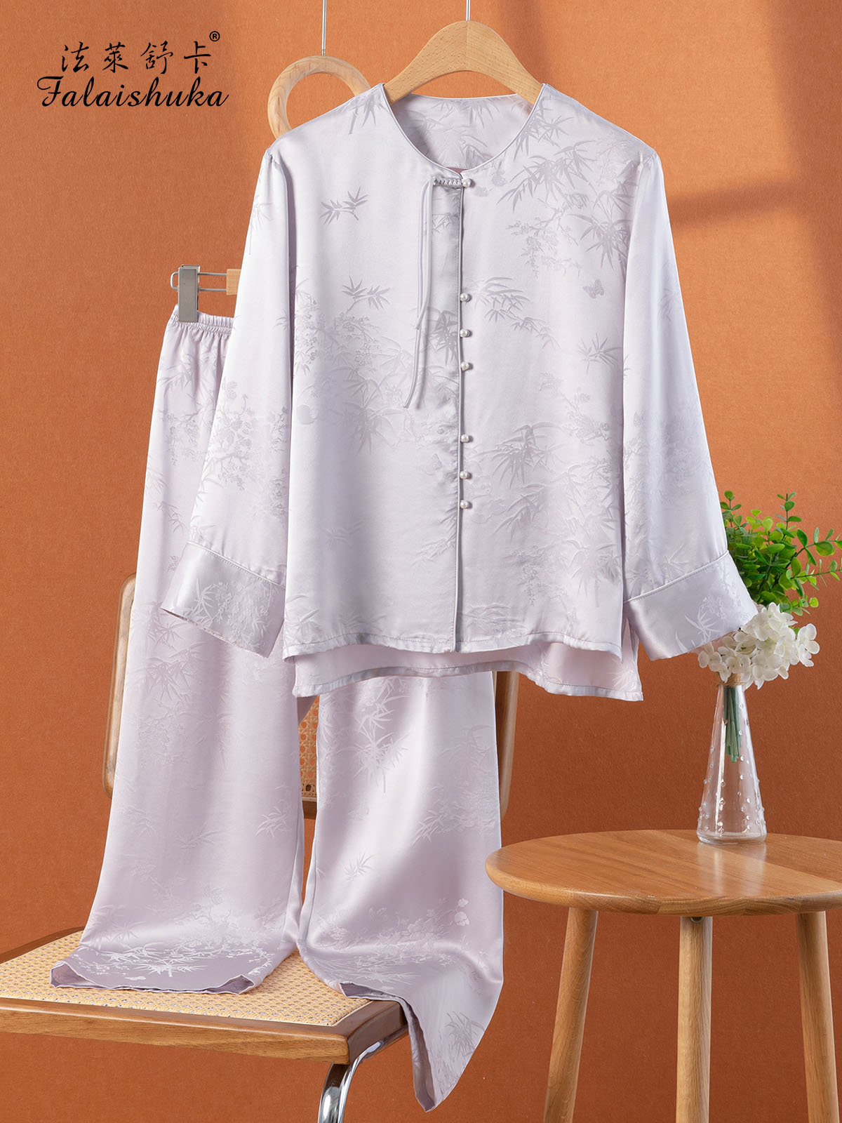 [kcfb] 19 momme 100% genuine silk pajamas sets women sleepwear new Retro fashion bamboo leaf Elegant natural silk pyjamas T8725 ราคา  12,844 บาท*ส่งฟรี