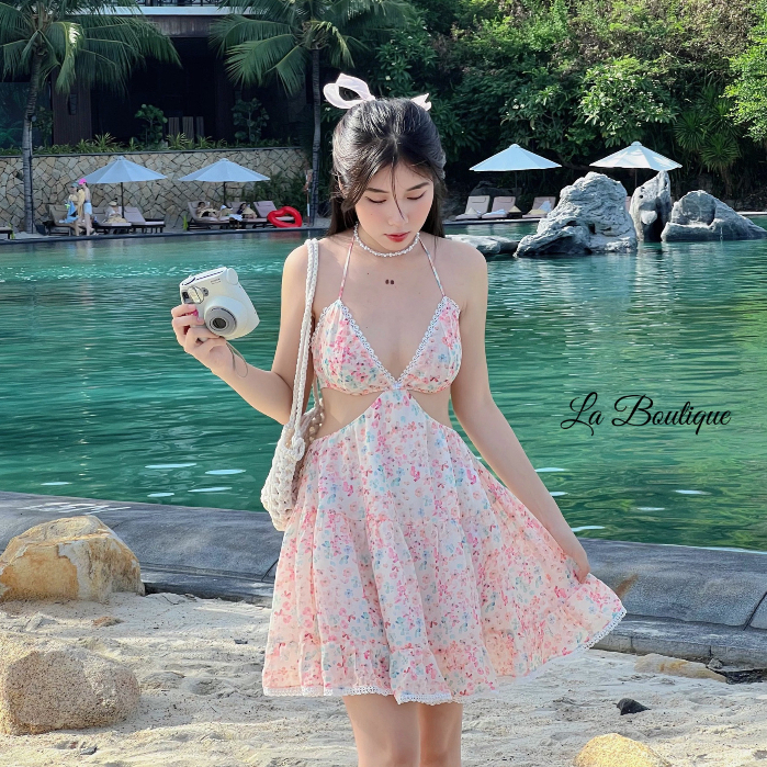 Đầm hoa nhí cut out hở lưng cột dây La Boutique sexy nữ tính