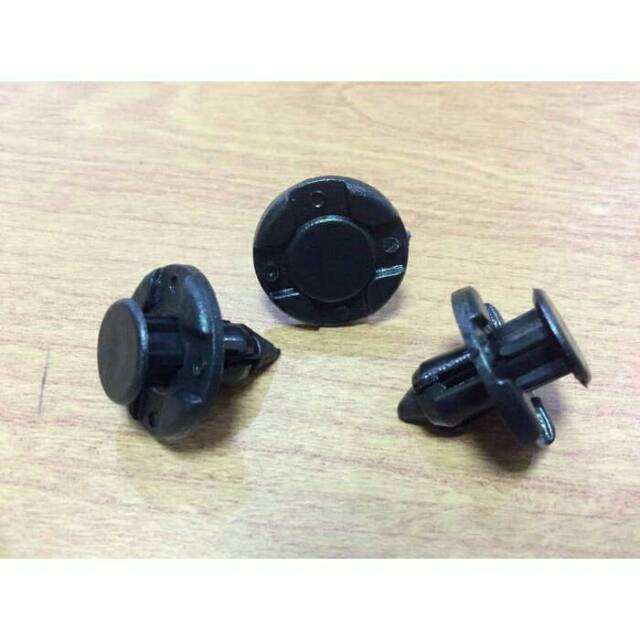 KANCING KLIP CENGKEH TEKAN BEMPER TOYOTA AVANZA / XENIA / LIVINA Harga  1,000 Ringgit*Penghantaran Percuma