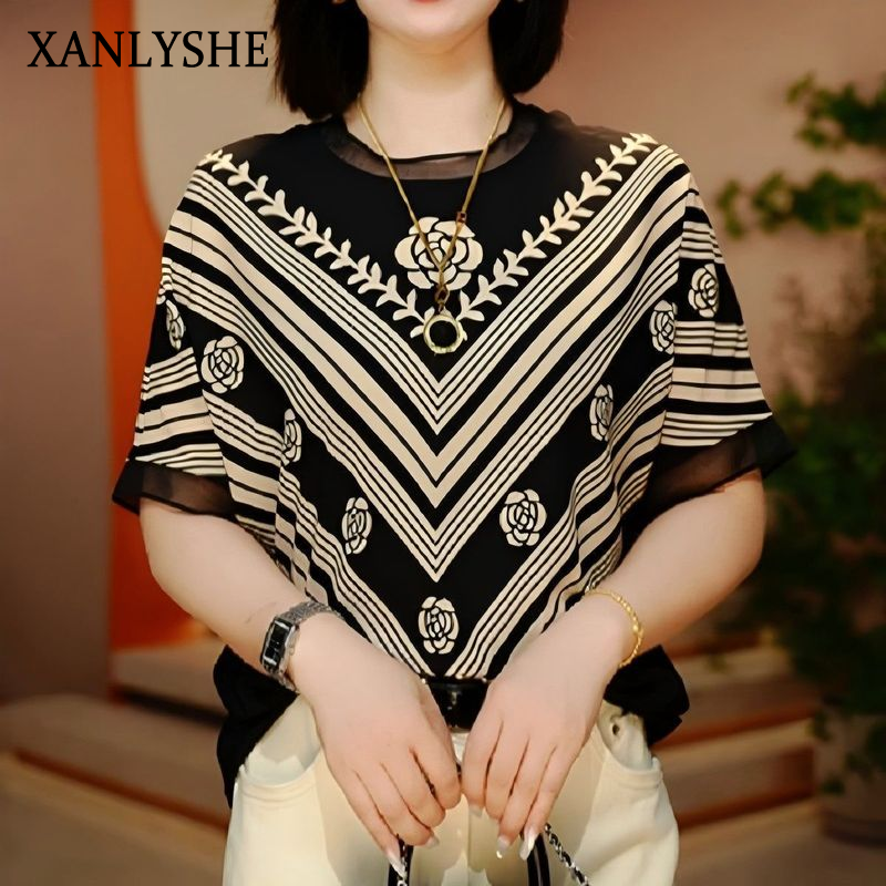 XANLYSHE เสื้อยืดแขนสั้นผู้หญิงลายปักหรูหรา ดีไซน์คอวีประดับดอกไม้ ใส่สบายเหมาะกับการใช้ชีวิตประจำวัน ราคา 163 บาท*ส่งฟรี